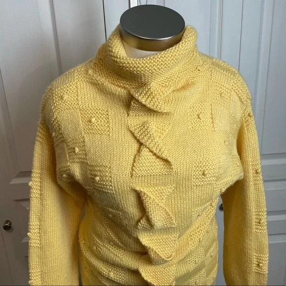 Textured Knit Sweater - Picture 11 of 12